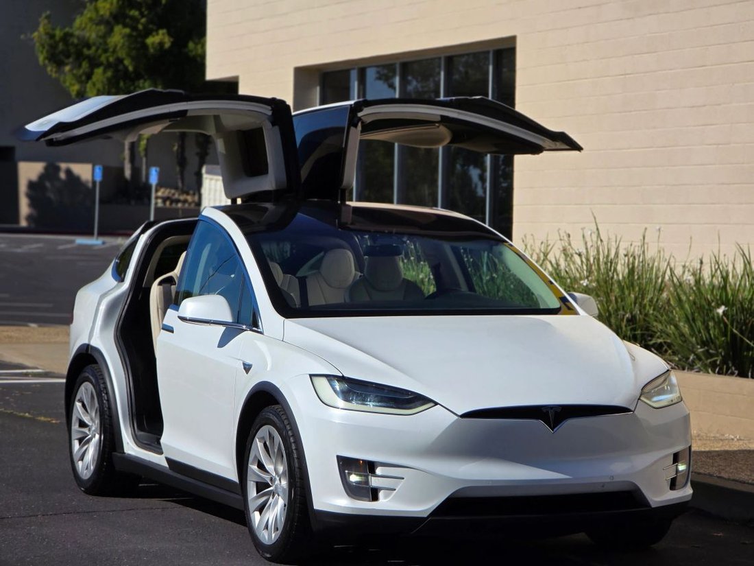 Suv in Roseville, CA, United States 3 - 18444771