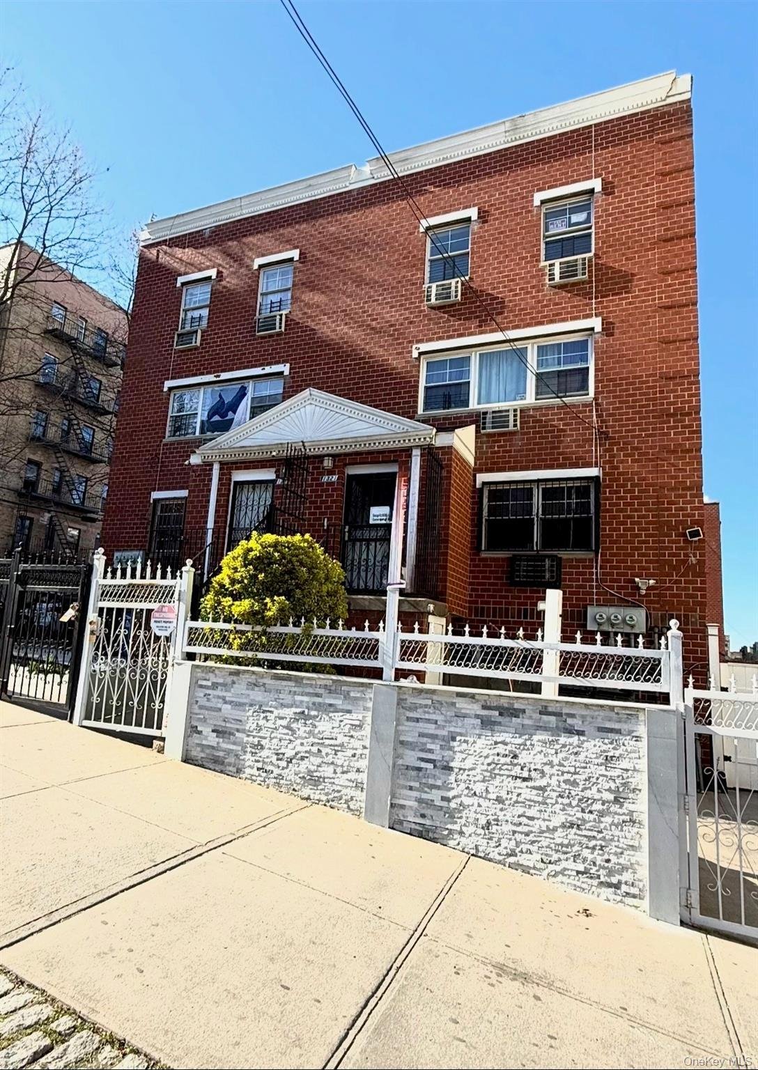House in New York, New York, United States 1 - 18445137
