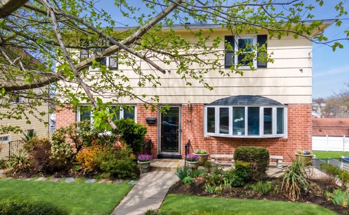 House in Village of Pelham, New York, United States 1