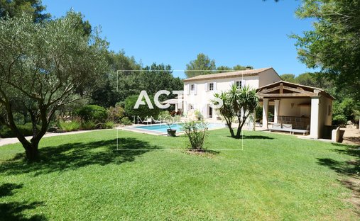 House in Le Vallon-La Croix Blanche-Basses Viougues-Coustelade, Salon-de-Provence, France 1
