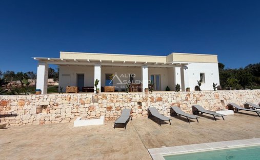 Villa en Calle Ludovico - Corso Umberto I - Calle Vittorio Emanuele, Ostuni, Apulia 1