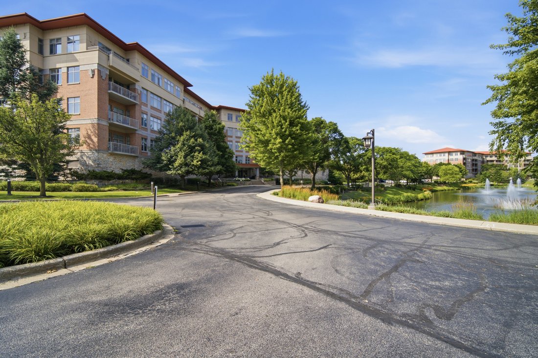 Condo in Wheeling, Illinois, United States 1 - 18447160