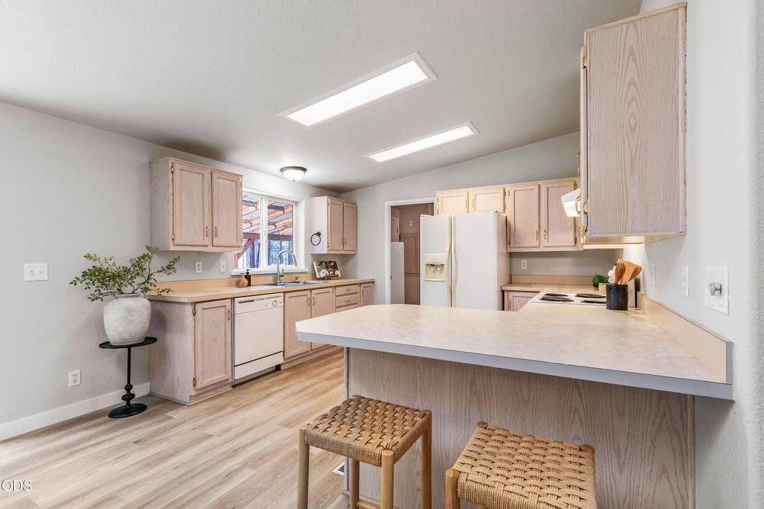 Land in Bend, Oregon, United States 4 - 18446480