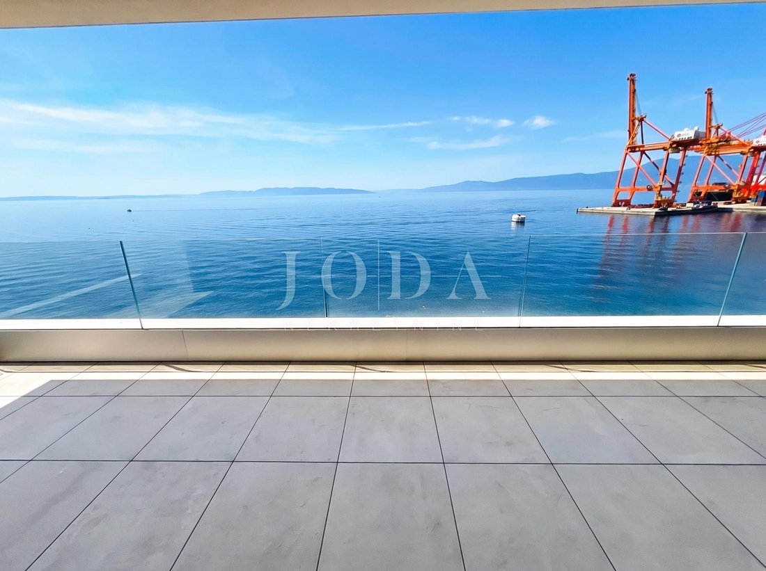Apartment in Mjesni odbor Pecine, Grad Rijeka, Primorje-Gorski Kotar County 1 - 18451287