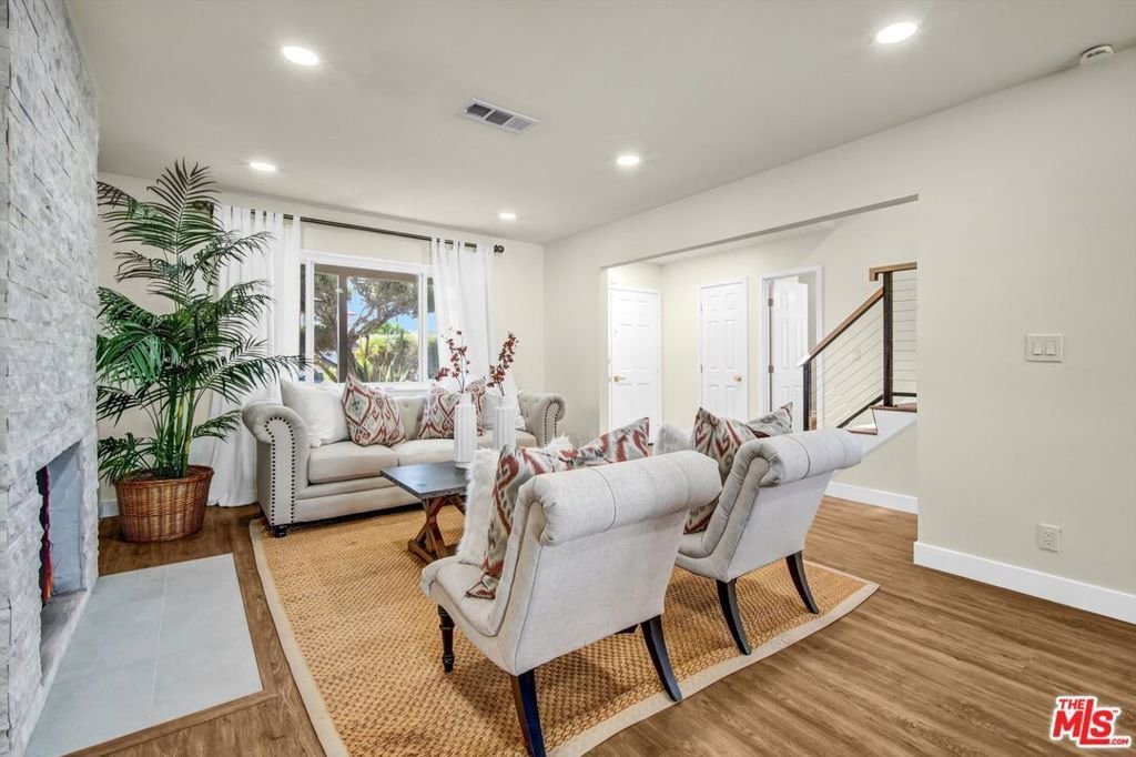 House in Carson, California, United States 5 - 18449856