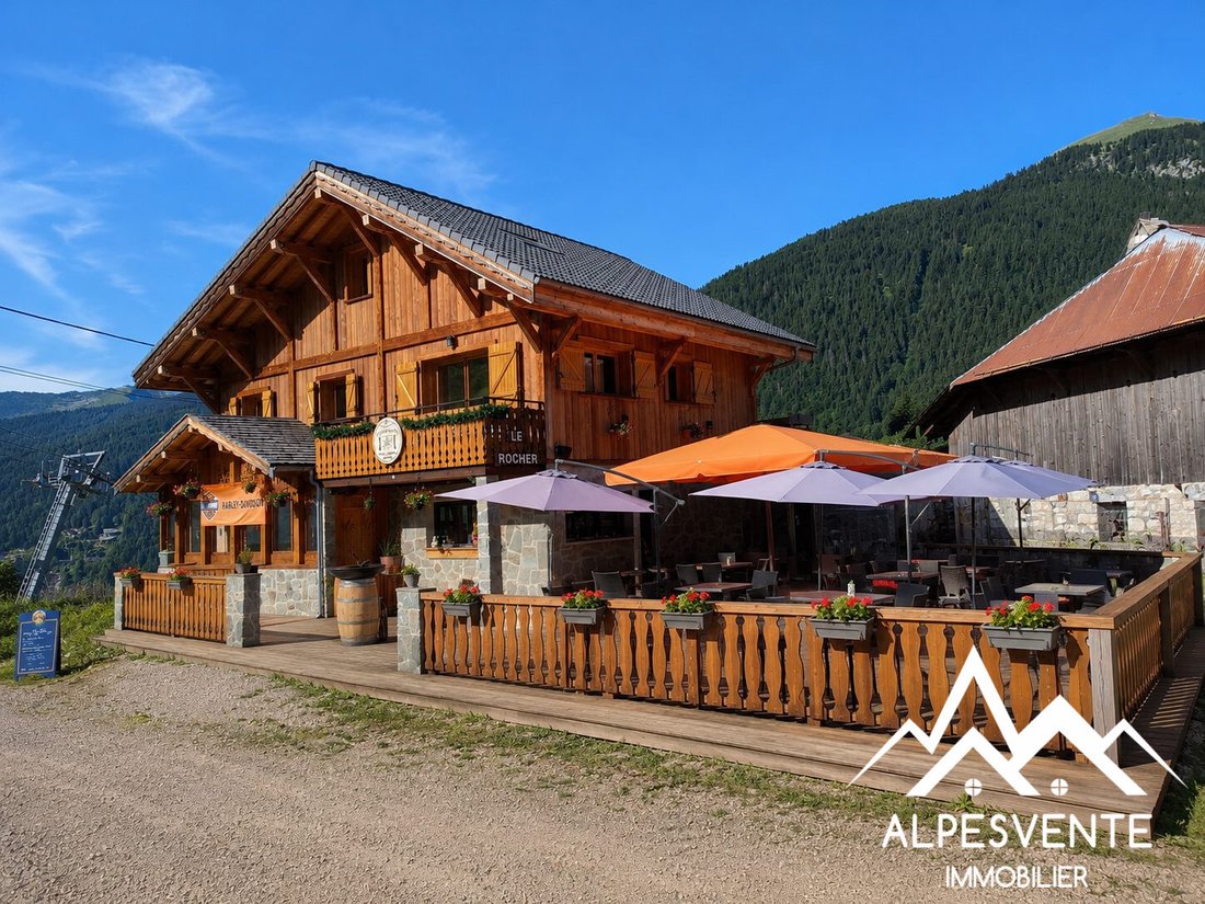 Chalet in Morzine, Auvergne-Rhône-Alpes, France 1 - 15735179