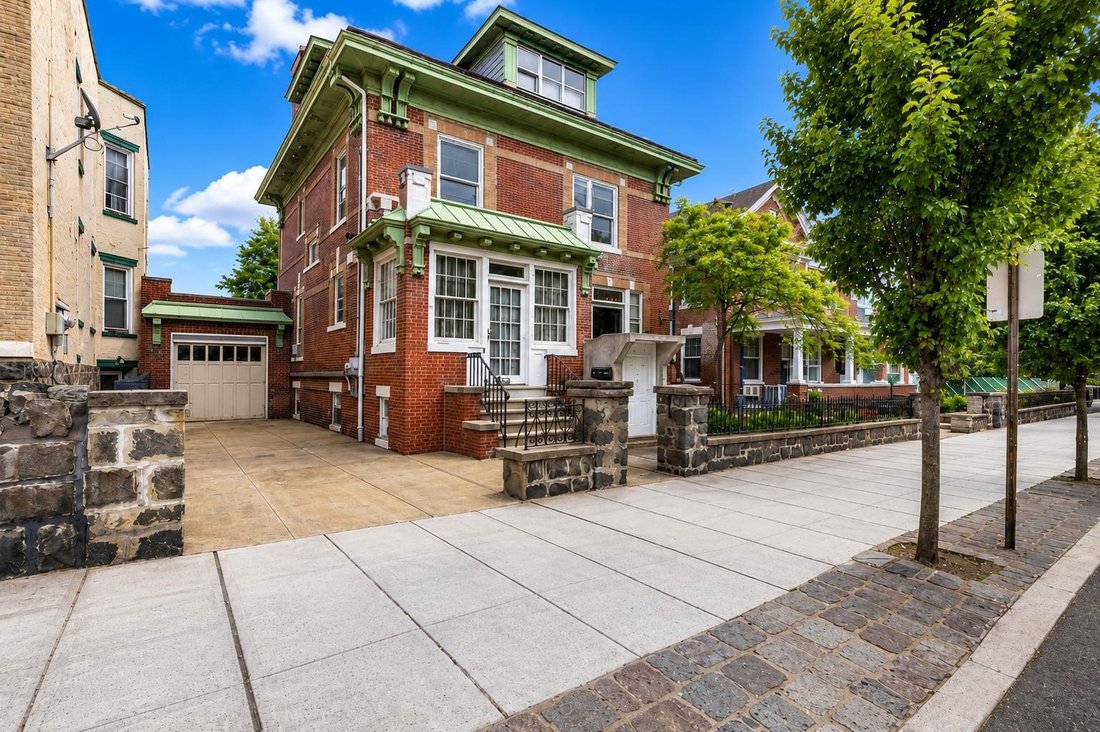 House in Union City, New Jersey, United States 2 - 18447695