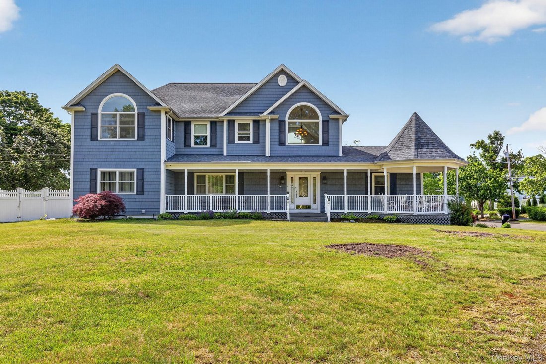 House in Nesconset, New York, United States 1 - 18450865