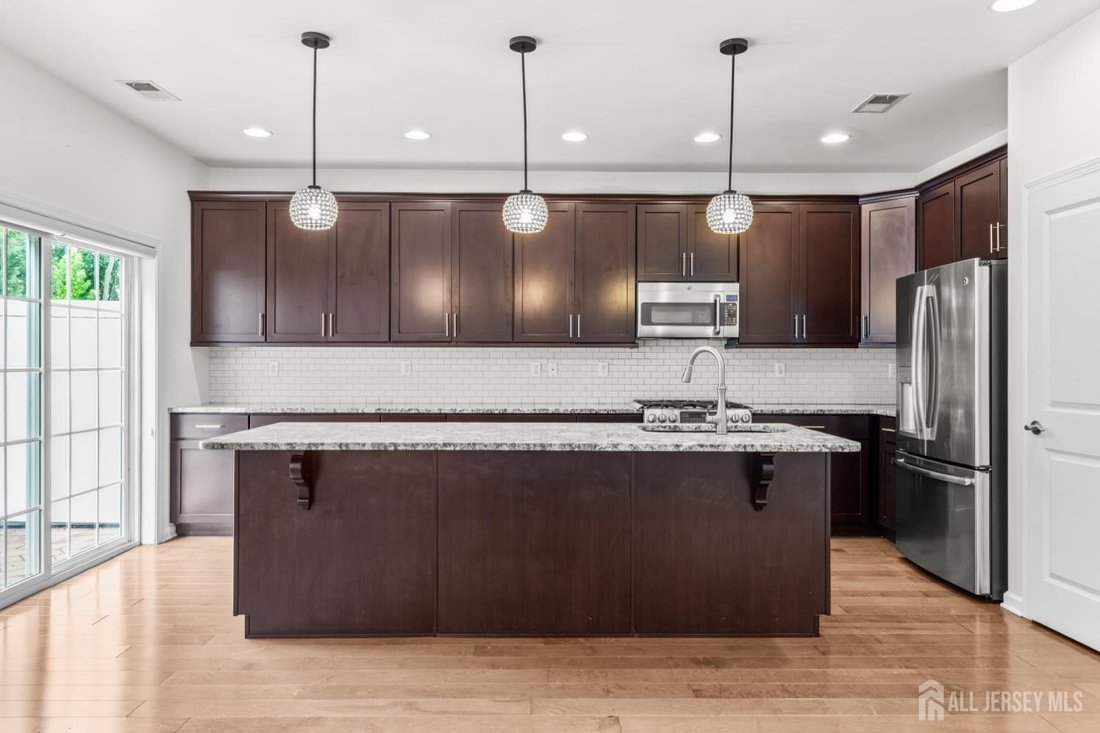 Condo in Woodbridge Township, New Jersey, United States 5 - 18448561