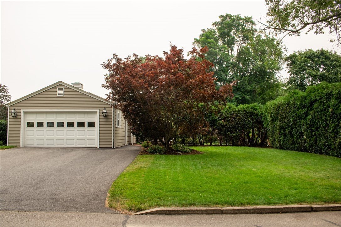 House in Warwick, Rhode Island, United States 5 - 18442236