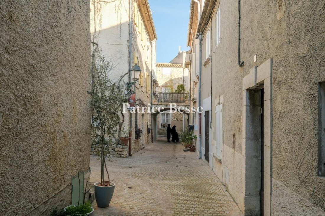 House in Le Castellet, Provence-Alpes-Côte d'Azur, France 2 - 18449727