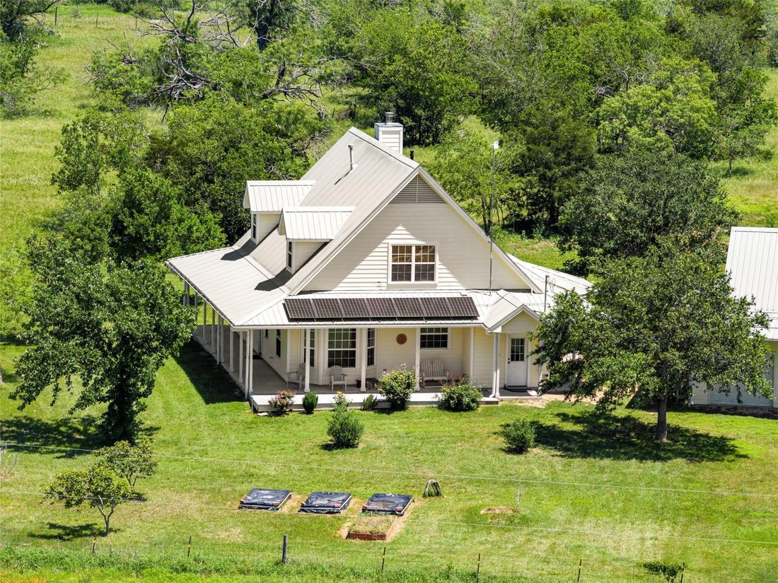 House in Elgin, Texas, United States 3 - 18446673