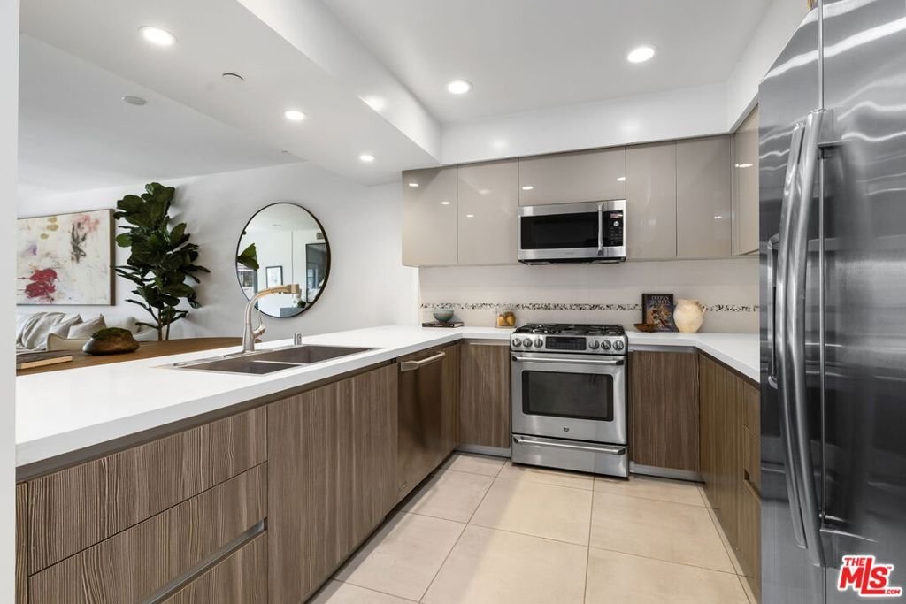 Condo in Los Angeles, California, United States 5 - 18449817