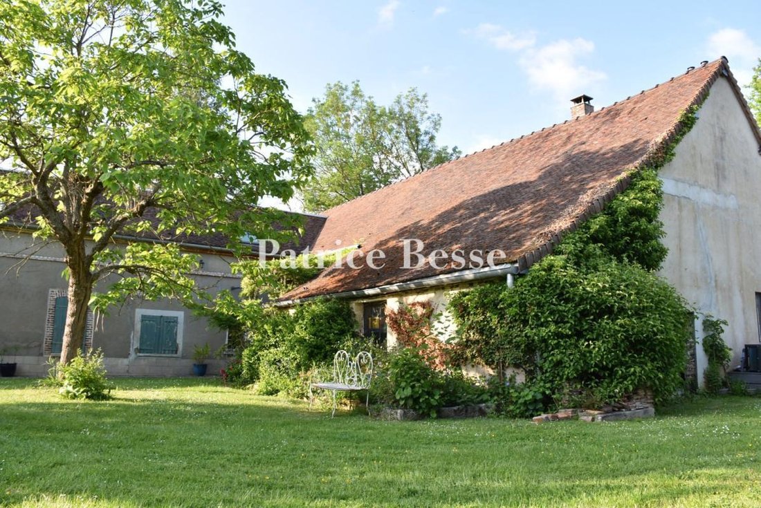 Farm Ranch in Villeneuve-l'Archevêque, Bourgogne-Franche-Comté, Frankreich 4 - 18449220