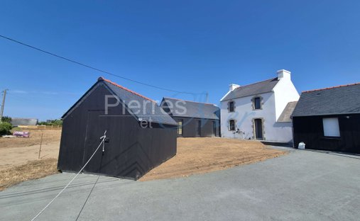 House in Le Grouaneg, Plouguerneau, France 1
