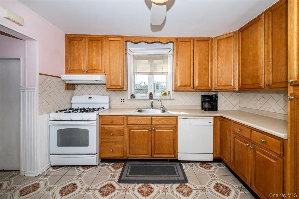 Apartment in New Rochelle, New York, United States 2 - 18447875
