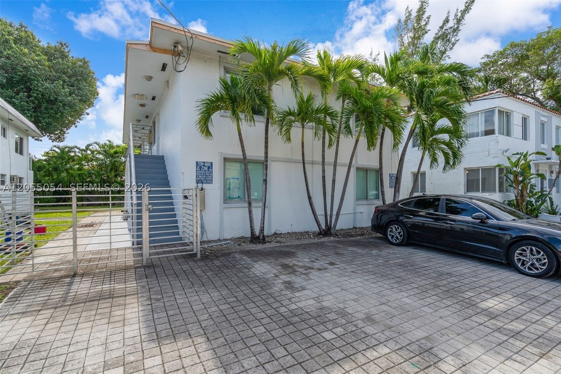 Miami, Florida, United States 2 - 18449486