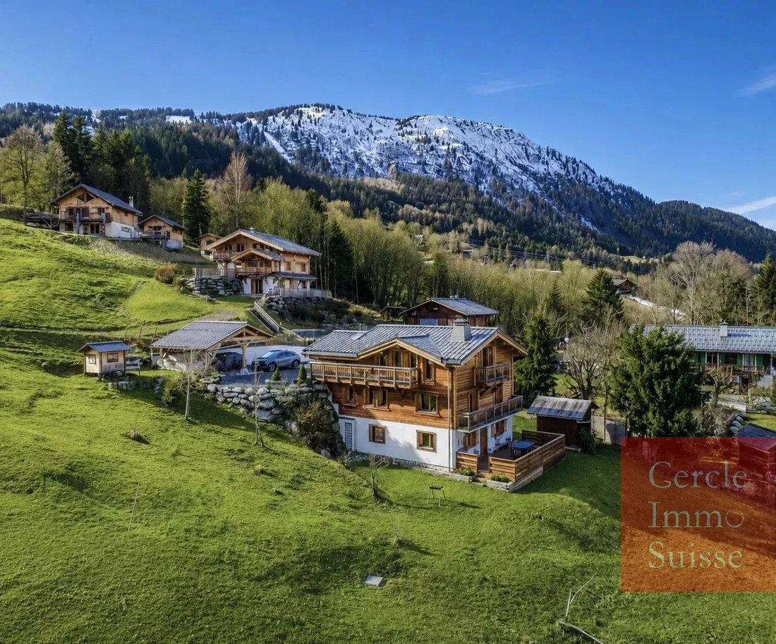 Chalet in Les Houches, Auvergne-Rhône-Alpes, France 1 - 18447846