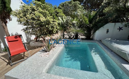 House in Hyeres, Provence-Alpes-Côte d'Azur, France 1