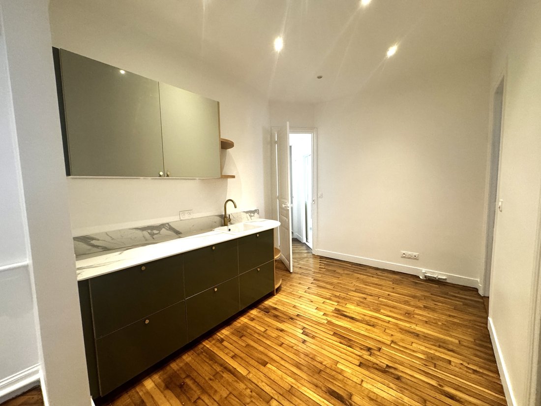 Apartment in Elysées-Madeleine, Paris 8e Arrondissement, Paris 2 - 18450356