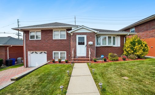 House in Secaucus, New Jersey, United States 1