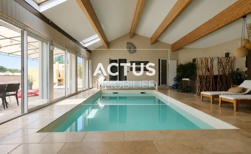 House in Nord et Ouest, Eyguières, France 1