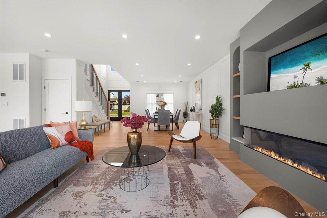 House in Massapequa, New York, United States 5 - 18452239