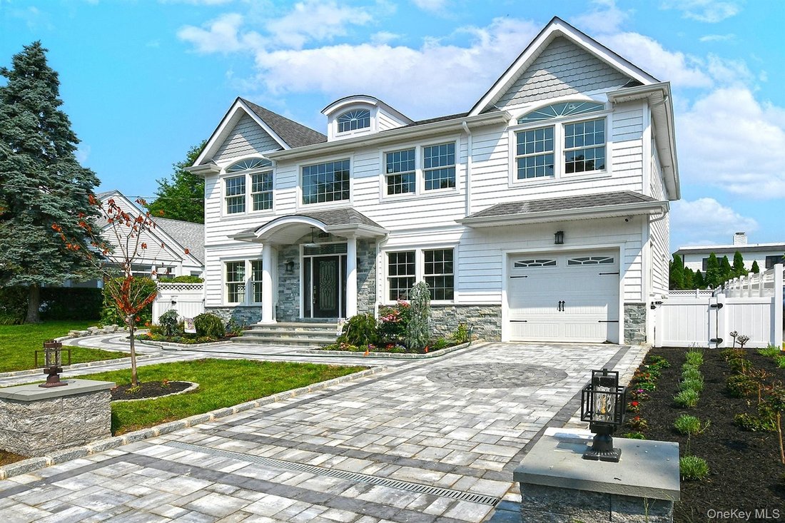 House in Manhasset, New York, United States 2 - 18452233