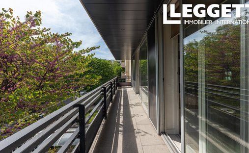 Apartment in La Plaine des Sablons, Neuilly-sur-Seine, France 1