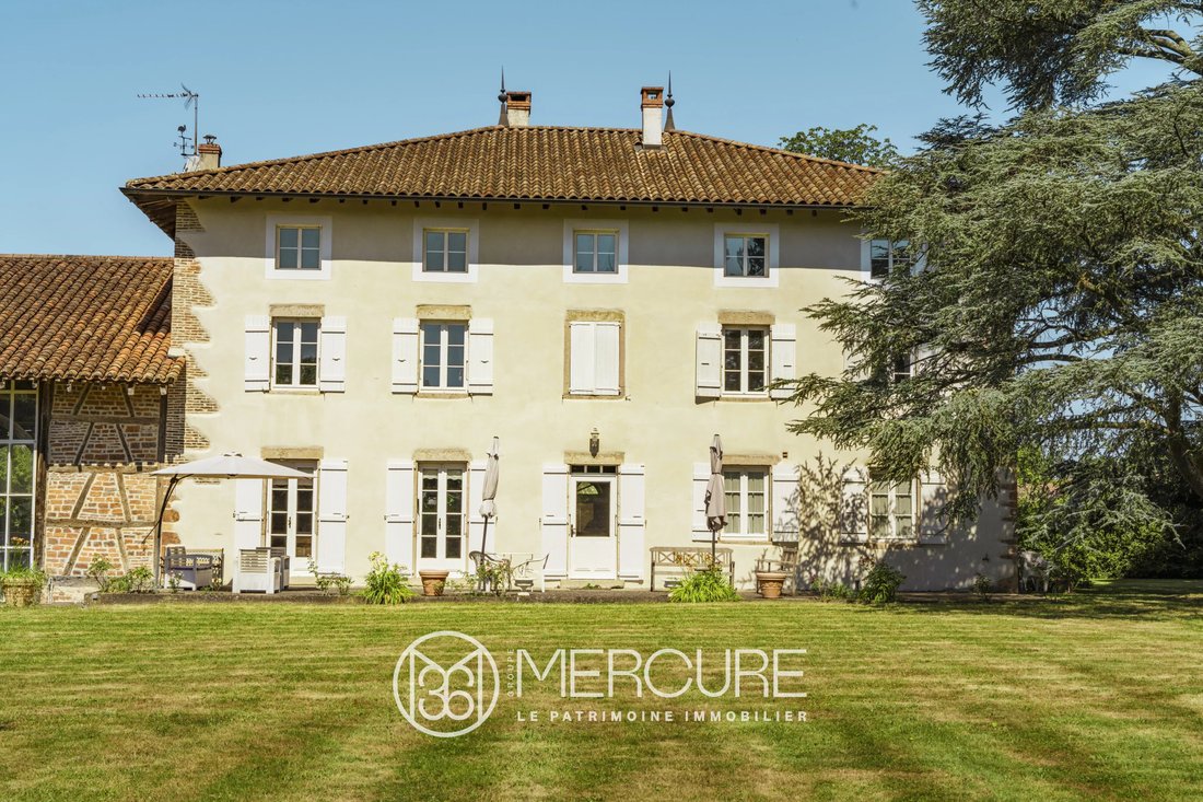 Estate in Vonnas, Auvergne-Rhône-Alpes, France 4 - 18448258