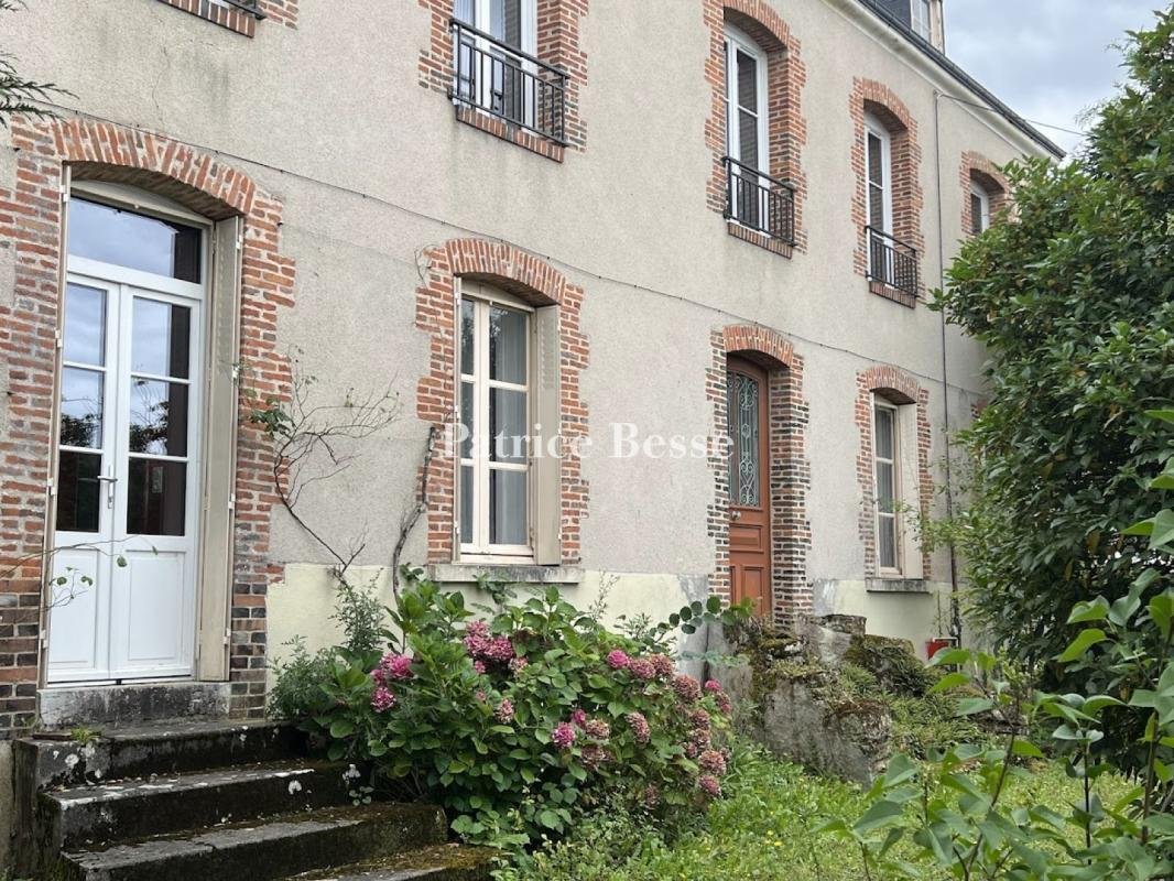 Maison à Gérard Yvon, Vendôme, France 2 - 18449266
