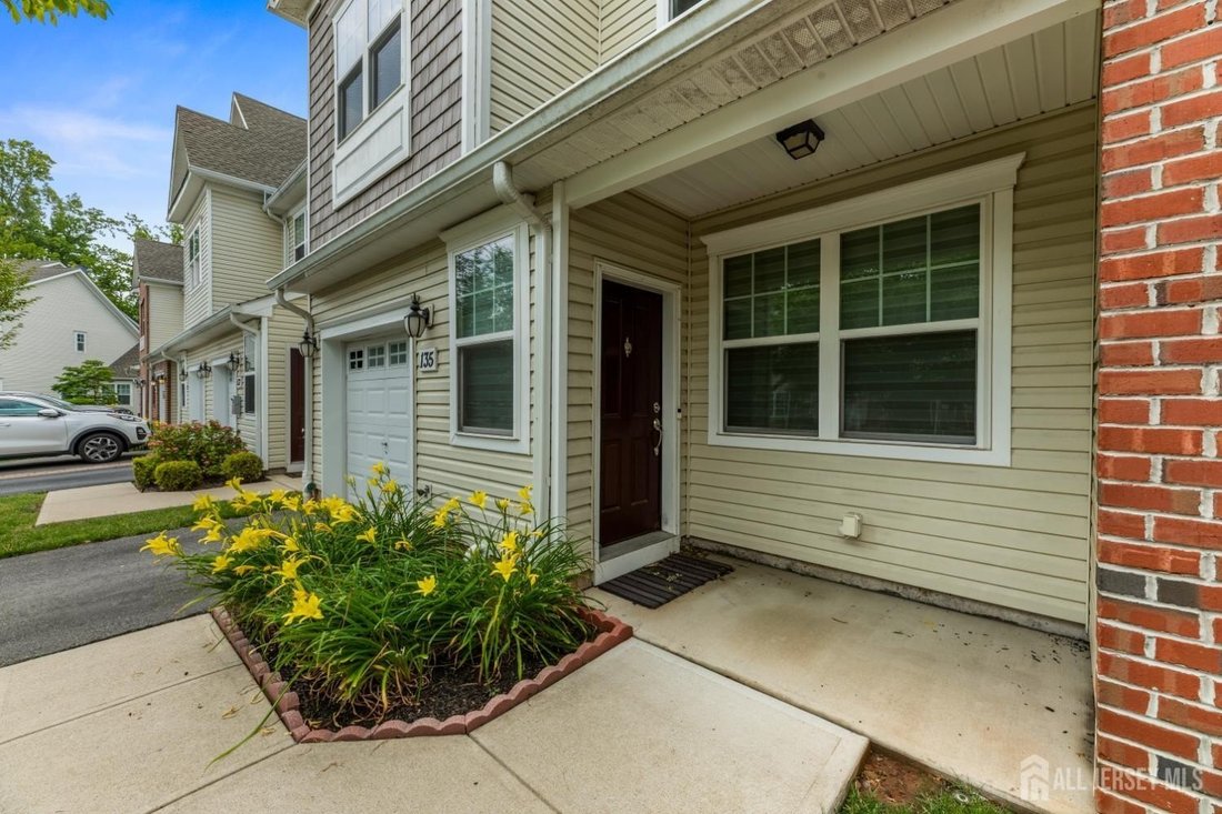 Condo in Woodbridge Township, New Jersey, United States 2 - 18448561