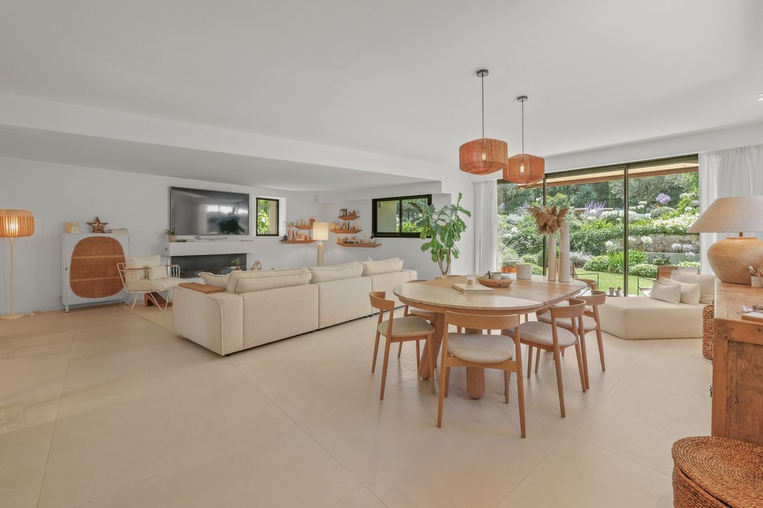 House in Saint Nicolas, Cannes, France 4 - 18448812