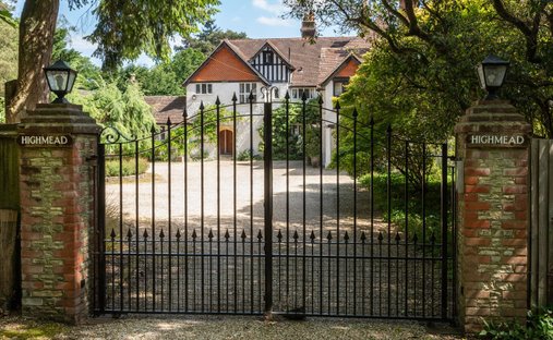 Casa a Charleshill, Inghilterra 1