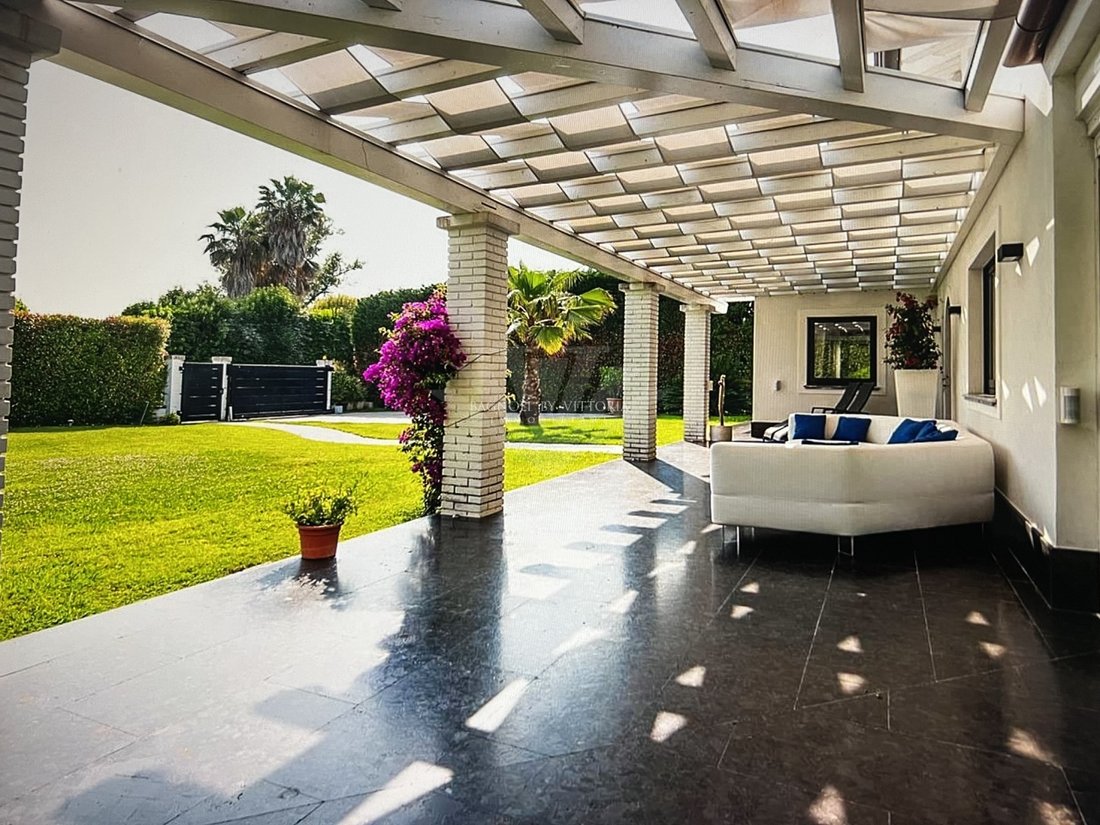 Villa in Tonfano, Pietrasanta, Italy 3 - 18446224