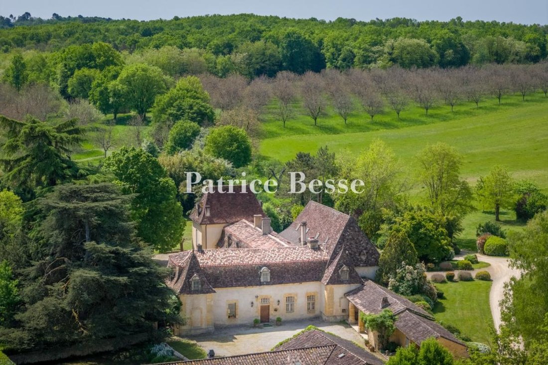 Terreno en Lalinde, Nueva Aquitania, Francia 1 - 18449943