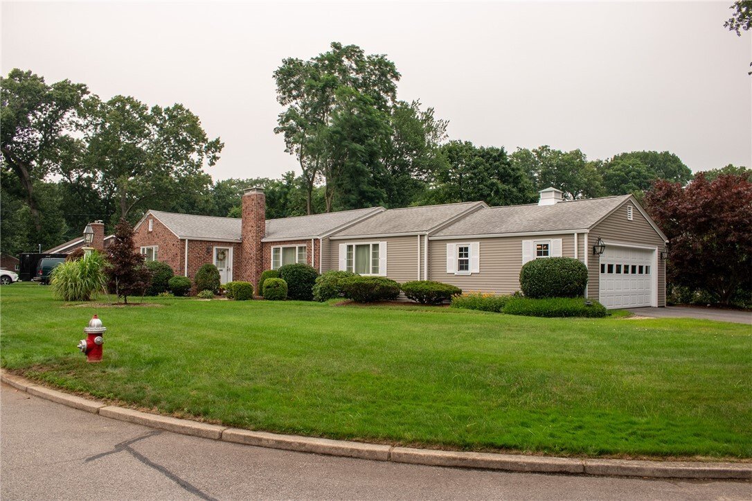 House in Warwick, Rhode Island, United States 4 - 18442236