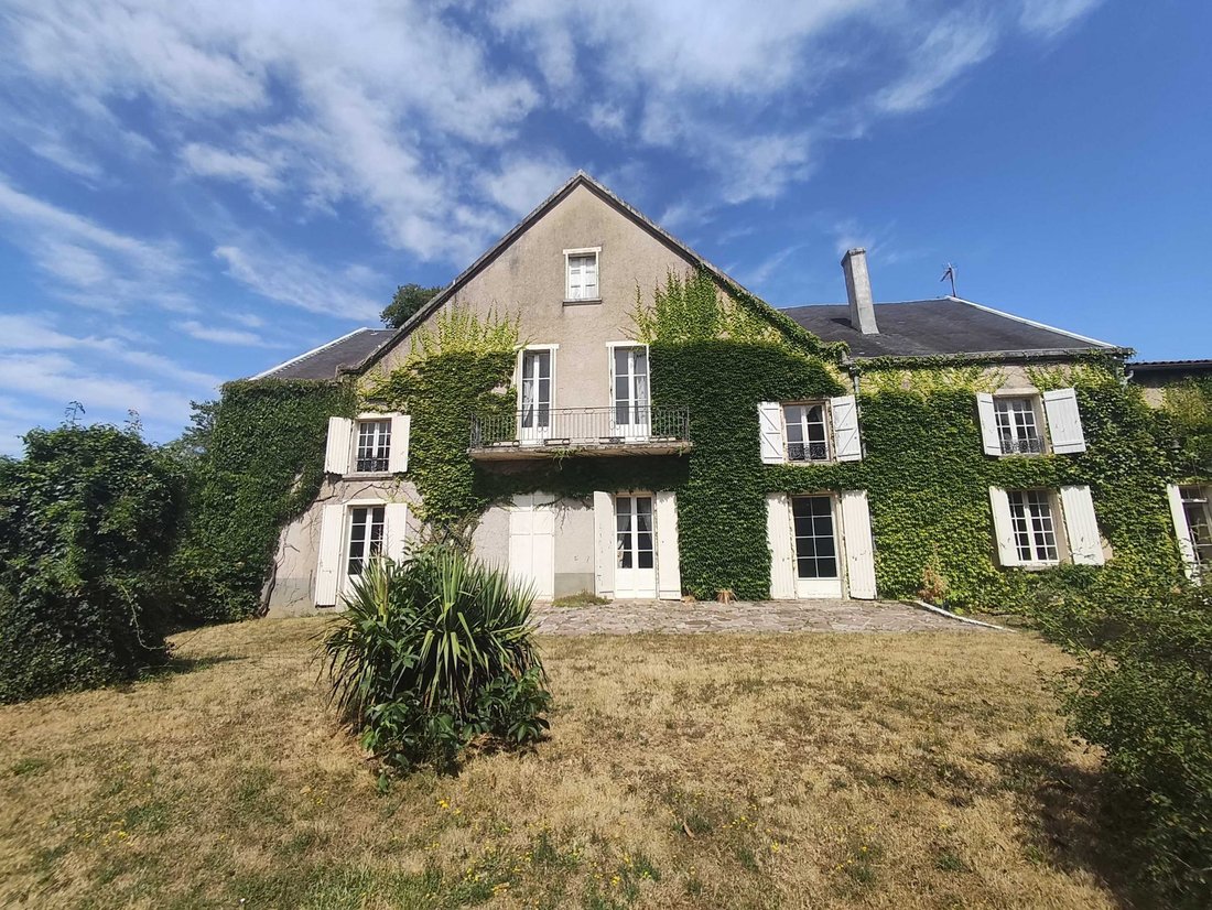 Estate in Chasseneuil-sur-Bonnieure, Nouvelle-Aquitaine, France 5 - 18452531