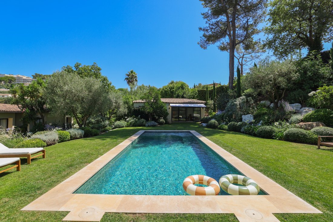 House in Saint Nicolas, Cannes, France 3 - 18448812