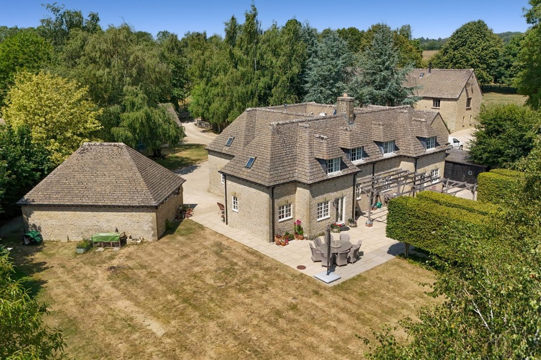 House in Gloucestershire, England 2 - 17819380