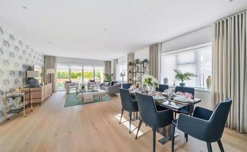Villa in Barnet, England 1