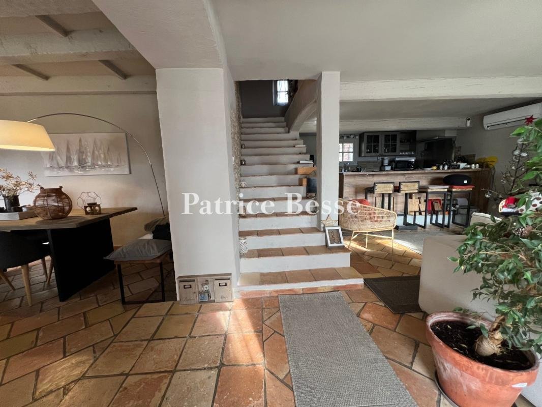 Azienda agricola a Le Castellet, Provenza-Alpi-Costa Azzurra, Francia 4 - 18449876