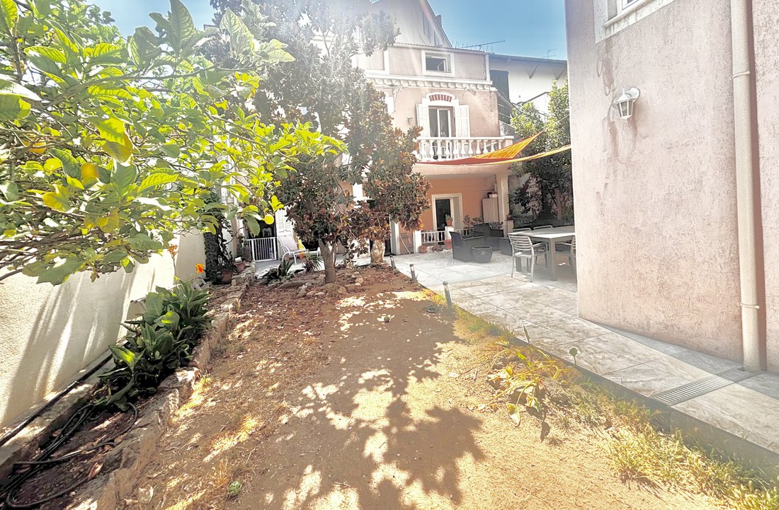Estate in Cannes, Provence-Alpes-Côte d'Azur, France 2 - 18440956