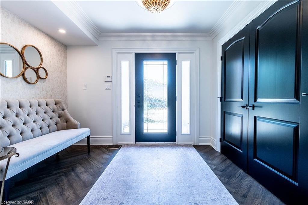 House in Hamilton, Ontario, Canada 5 - 18450737