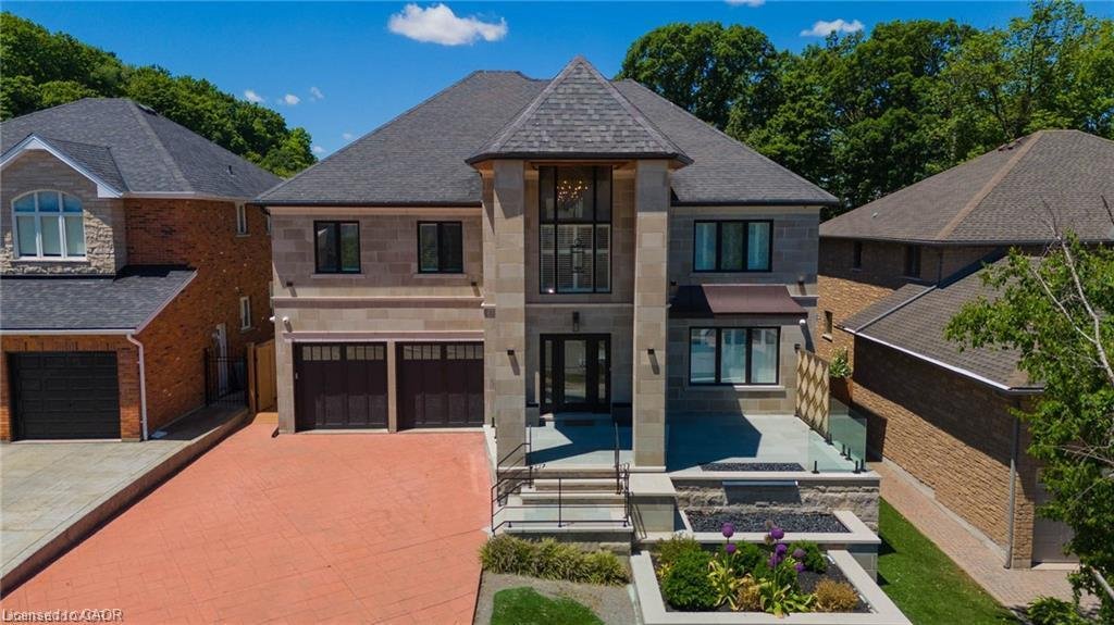 House in Hamilton, Ontario, Canada 1 - 18450737