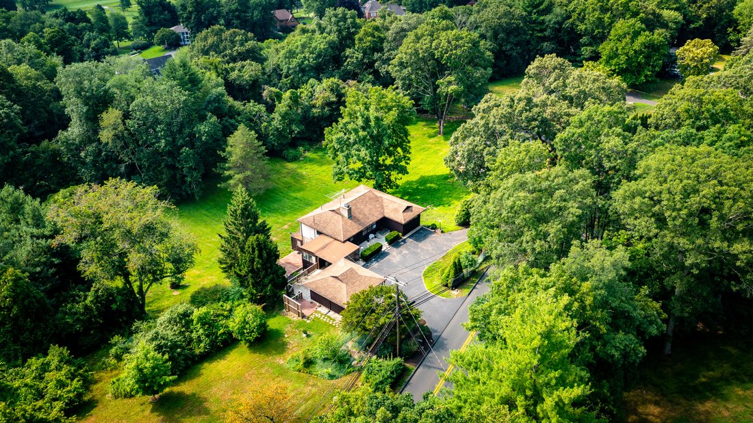 House in Shelton, Connecticut, United States 5 - 18448619