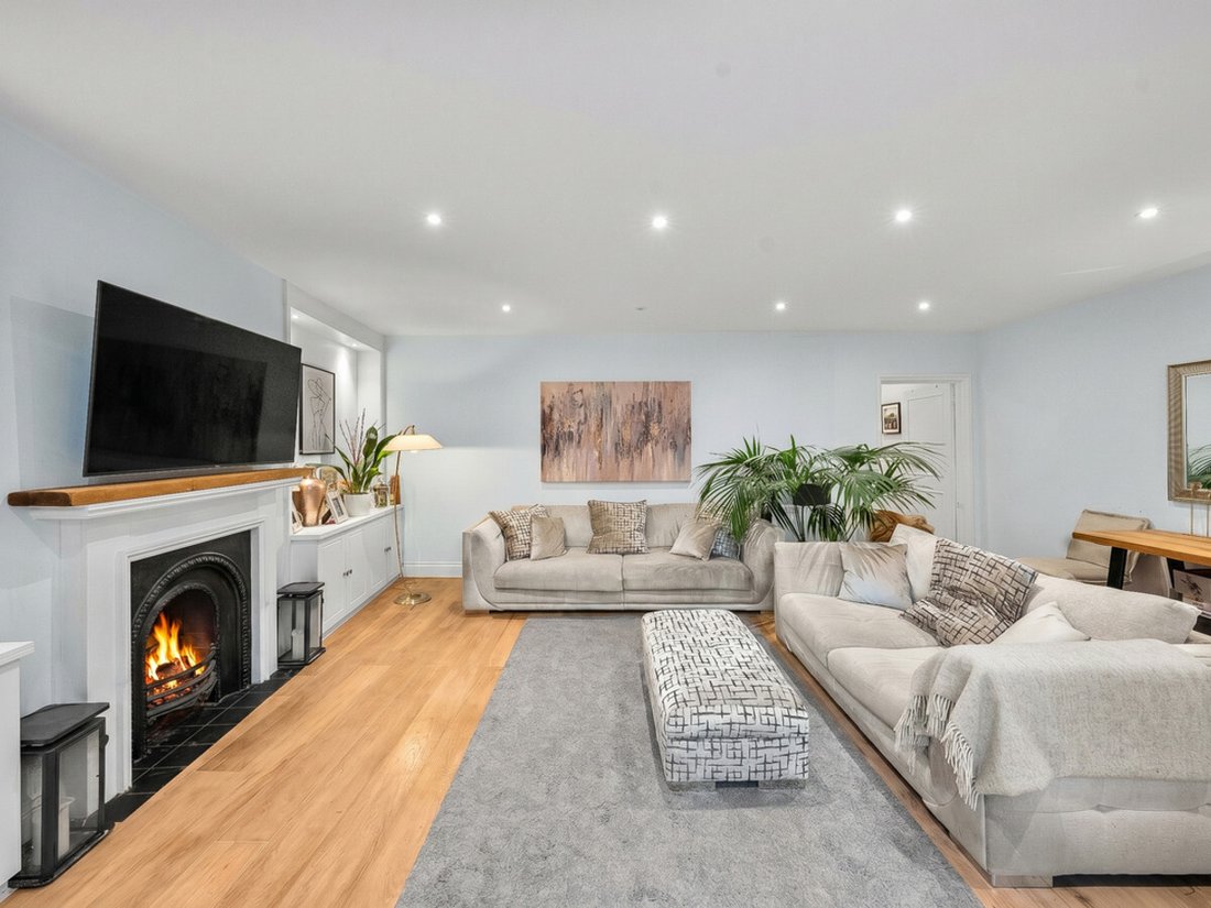 Apartment in Earls Court, Kensington And Chelsea, England 4 - 18450131