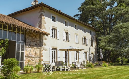 Estate in Vonnas, Auvergne-Rhône-Alpes, France 1