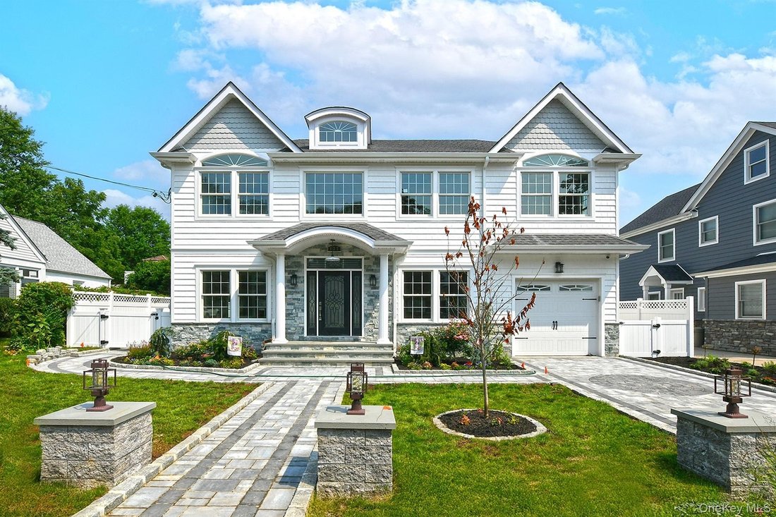 House in Manhasset, New York, United States 1 - 18452233