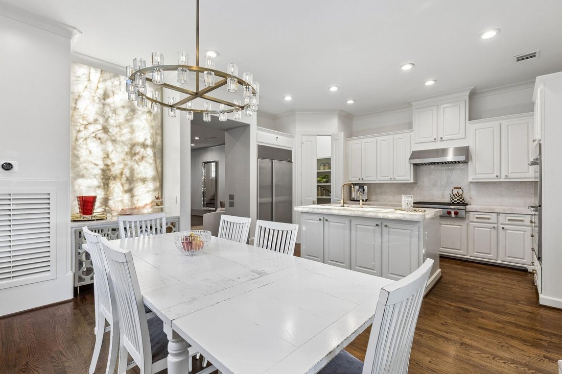 House in Houston, Texas, United States 4 - 18446830